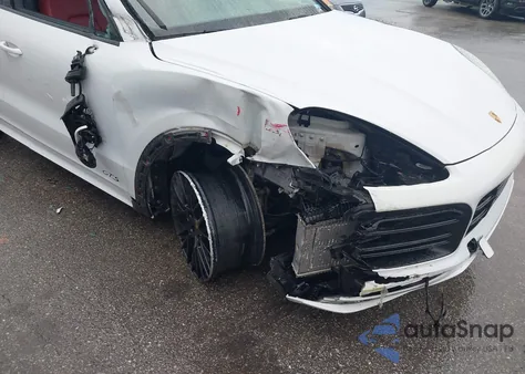 2021 Porsche Cayenne Gts z USA, uszkodzony, nr VIN WP1AG2AY9MDA34306